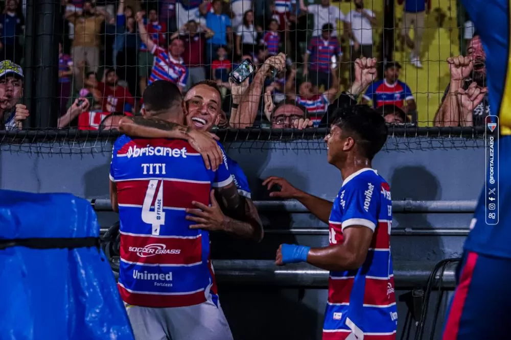 Com gol de Breno Lopes, Fortaleza vence RB Bragantino e se torna líder do Brasileirão