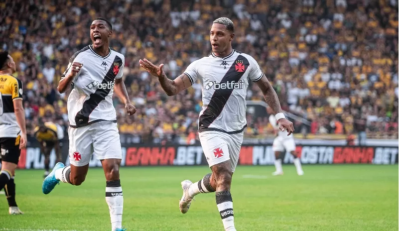 Bolasie faz dois gols, e Criciúma e Vasco ficam no empate pelo Brasileirão