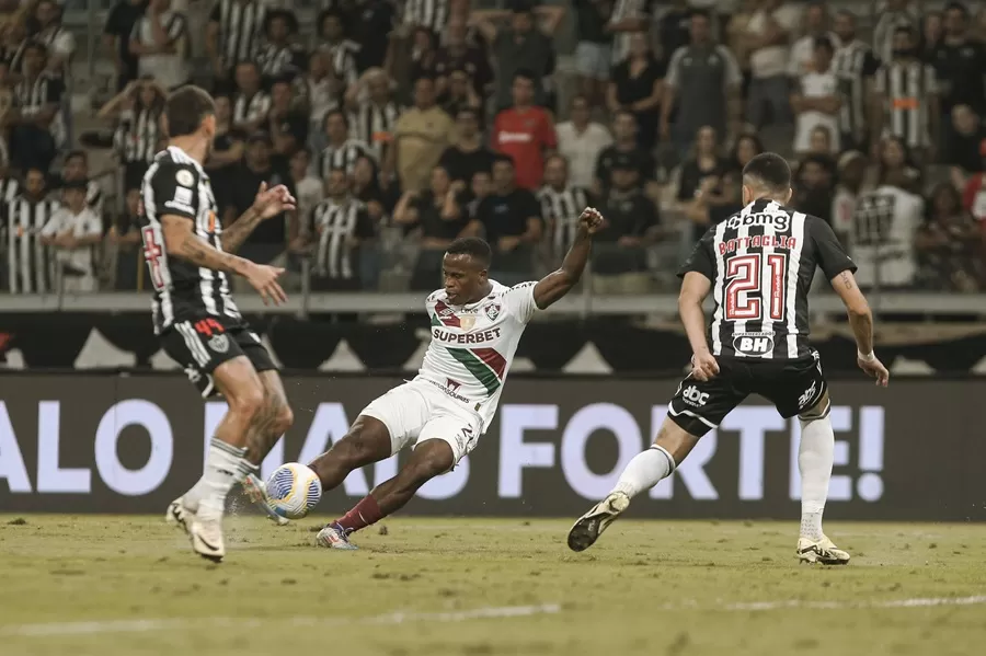 Fluminense vence o Atlético-MG no Mineirão e sobe na tabela do Brasileirão 