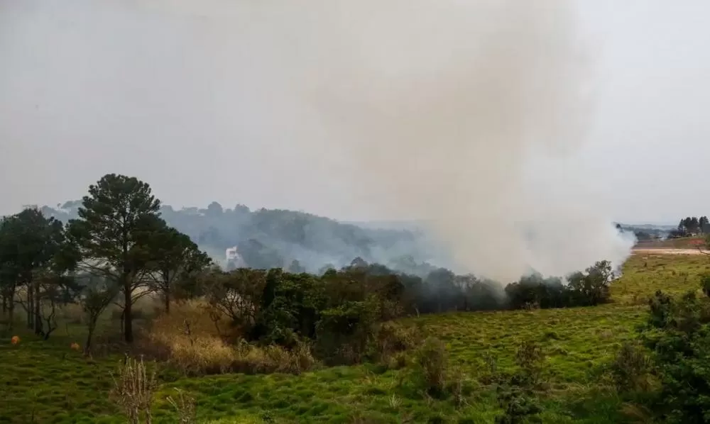 Incêndios pioram em SP e número de cidades em alerta máximo sobe para 46