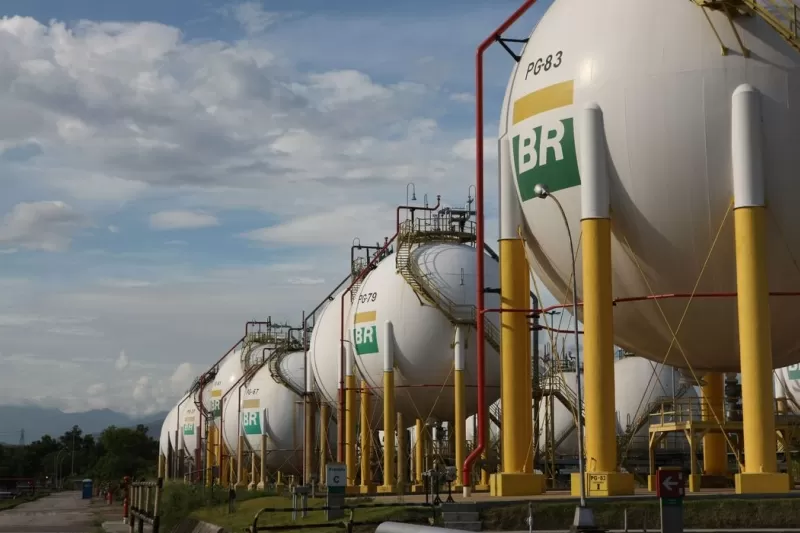 Governo prepara decreto com medidas para tentar reduzir o preço do gás natural no País