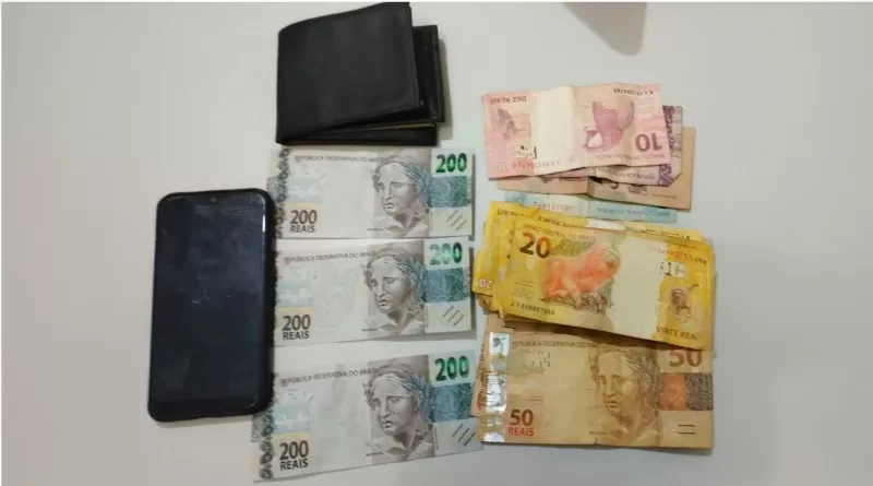 Polícia Militar prende homem em flagrante com dinheiro falso em Pombal 