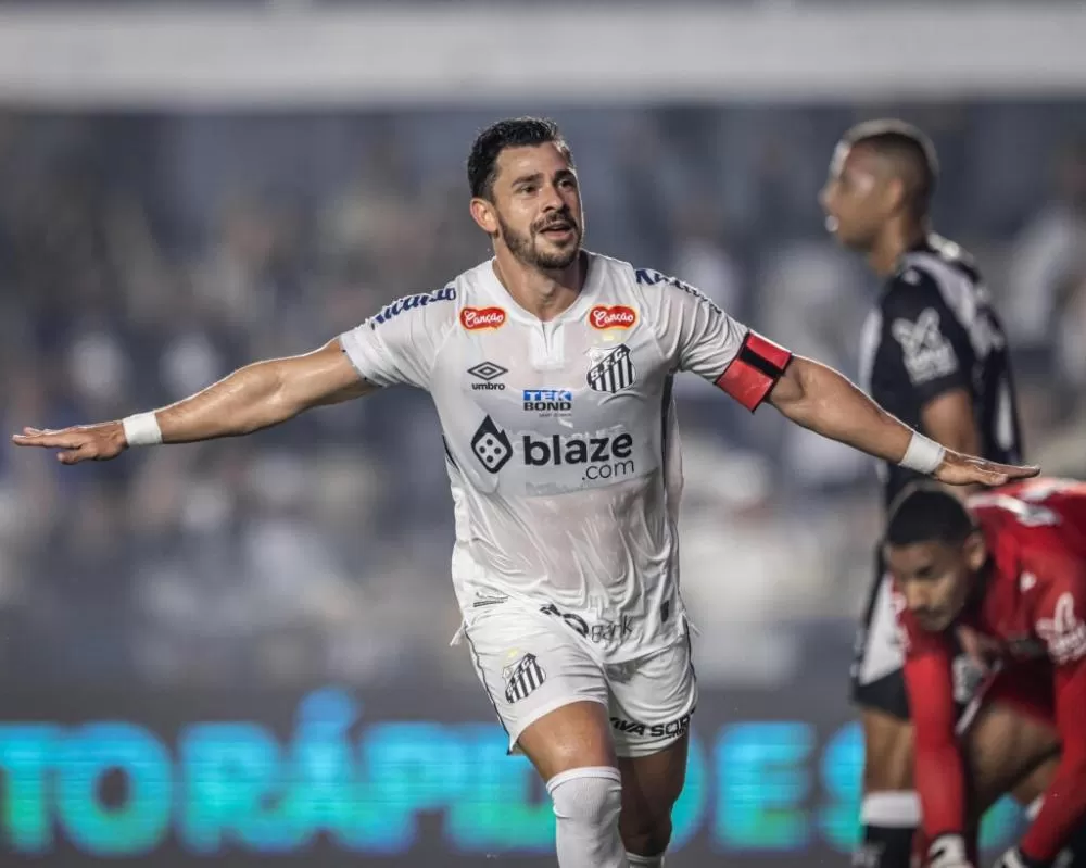 Ponte Preta marca nos acréscimos e empata com o Santos na Vila Belmiro