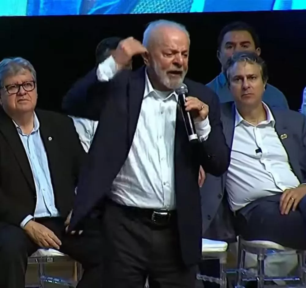 Presidente Lula anuncia botijão de gás na cesta básica brasileira e elogia governadores do Nordeste