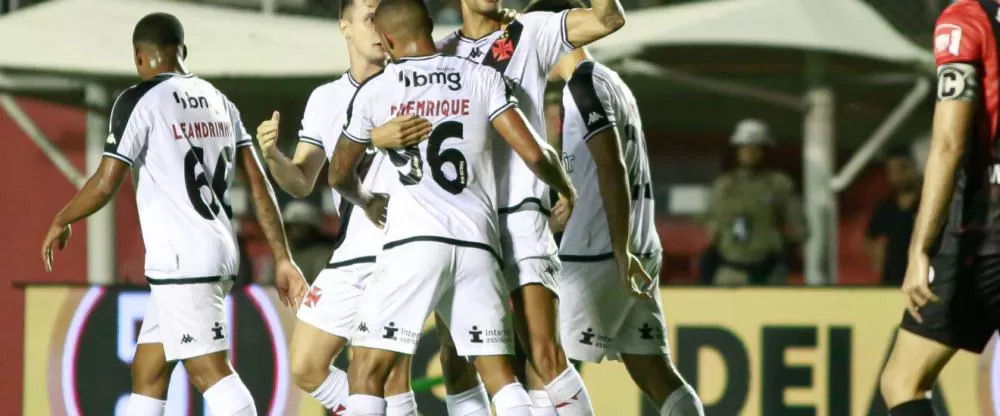 Vasco o Vitória no Barradão e chega a oito jogos sem perder