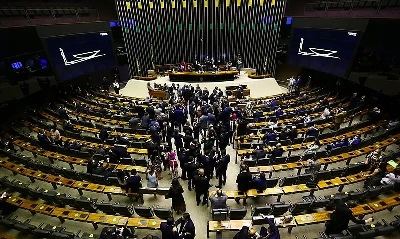 Escolha de Lira gera sequelas, e União, PSD e MDB iniciam negociações para enfrentar Hugo Motta