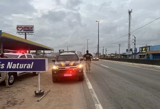 Homem morre ao ser atropelado na BR-230, neste sábado (7) em Cabedelo