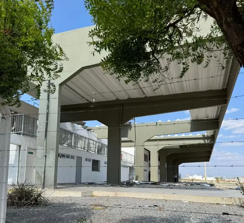 Parte de teto de rodoviária desaba durante ventania em Sousa, no Sertão da Paraíba 