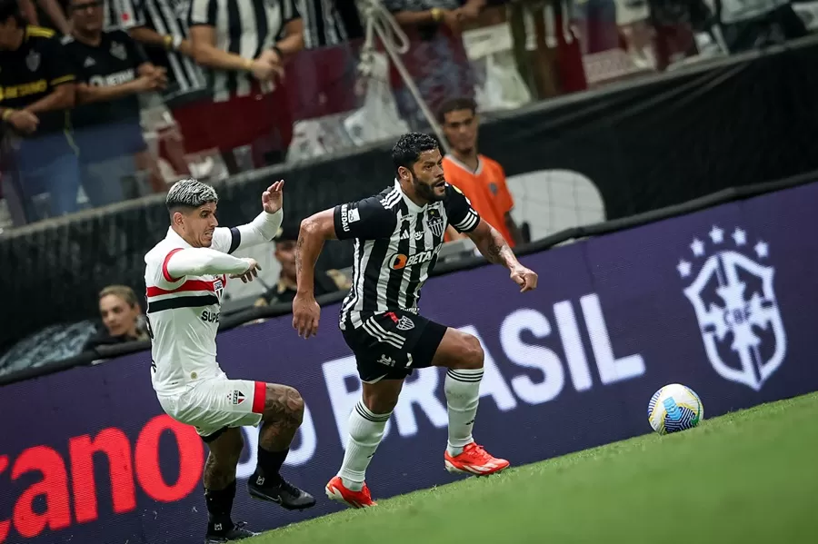 Atlético-MG segura o São Paulo com empate em casa e avança às semifinais