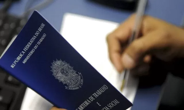 Brasil empregou 1,5 milhão a mais de pessoas com carteira assinada em 2023