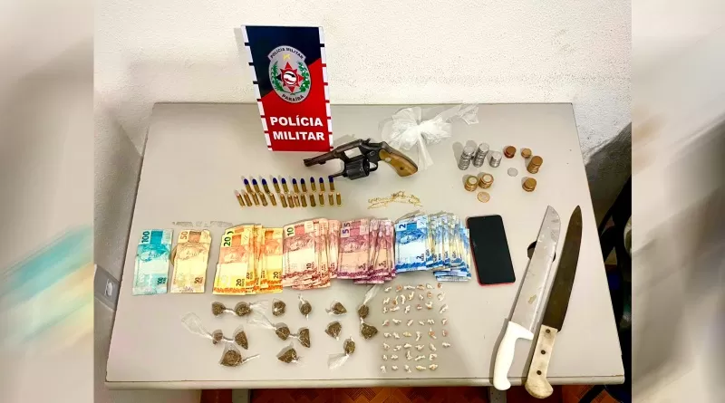 Polícia Militar prende acusado por tráfico de drogas e apreende arma de fogo em Patos 