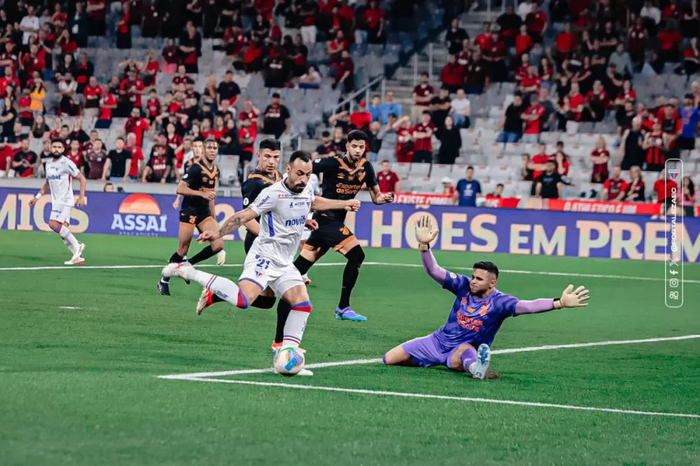 Athletico e Fortaleza empatam em jogo movimentado e de várias chances