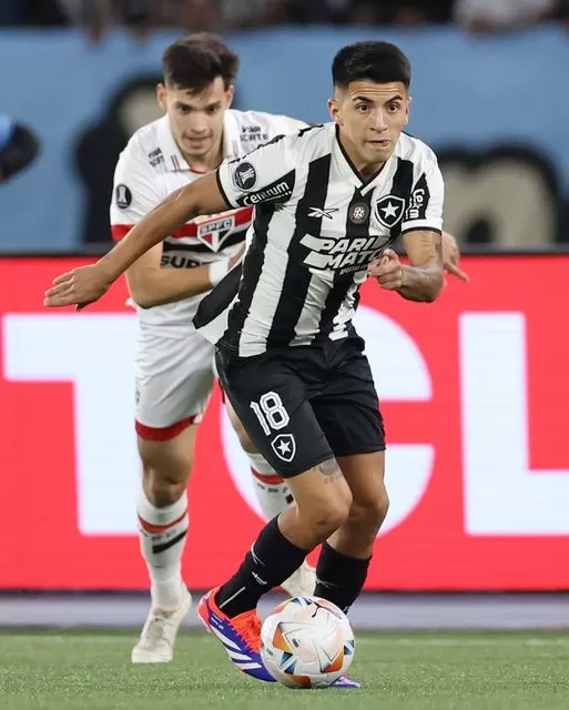 Botafogo pressiona, São Paulo sobrevive, e jogo de ida das quartas de final da Libertadores termina empatado