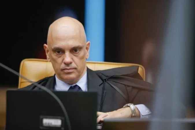 ´Moraes manda X comprovar regularidade no Brasil em até cinco dias