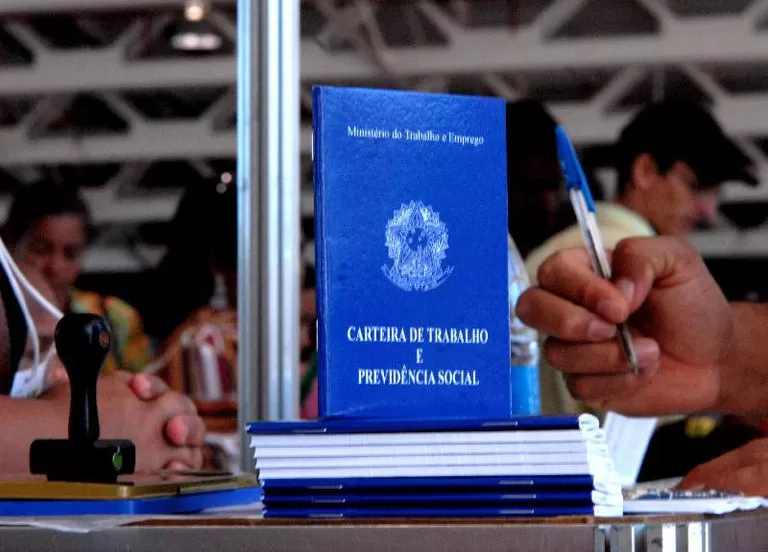 Brasil gerou mais de 235 mil novos postos de trabalho em agosto 