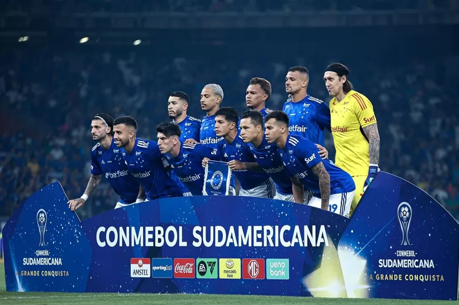 Jogo de ida: 2 - 0 Na estreia de Diniz, Cruzeiro leva empate após expulsão, mas vai à semifinal da Conmebol Sul-Americana