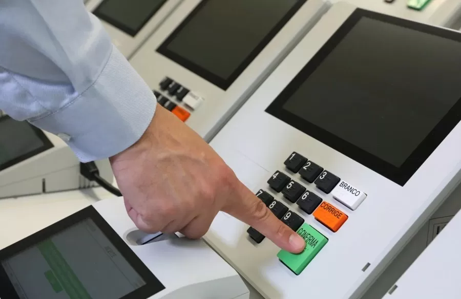 Propaganda eleitoral gratuita, debates e comícios podem ser realizados até amanhã