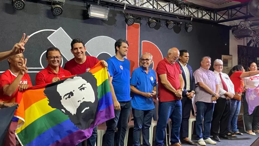 PT reúne 600 militantes em ato de apoio à reeleição de Cícero em João Pessoa