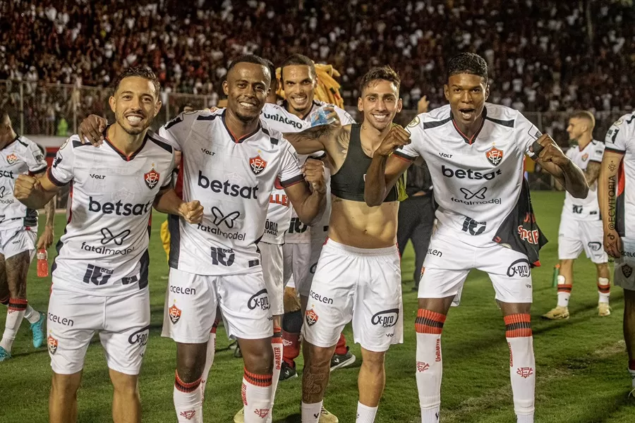 Vitória bate e o Bragantino no Barradão e deixa a zona de rebaixamento