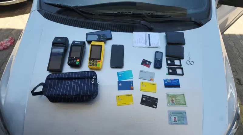 Polícia Militar prende dupla que aplicava golpes dentro de agências bancárias de vários Estados