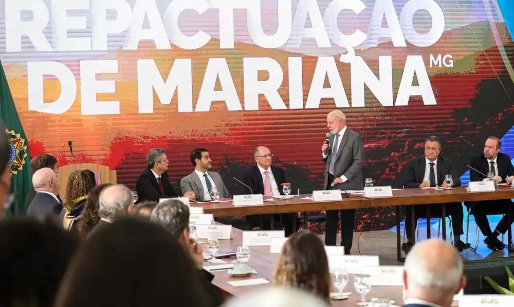 Tragédia de Mariana: governo e mineradoras assinam acordo de R$ 132 bi 