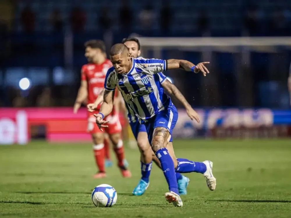 Avaí bate o Vila Nova e volta a vencer na Série B após seis rodadas