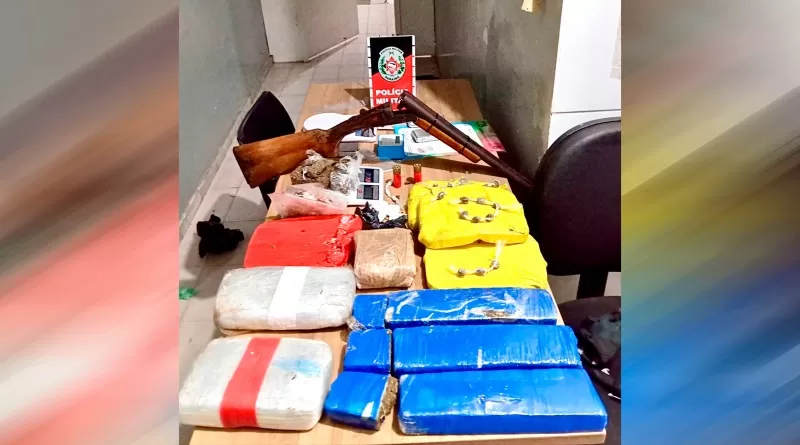 Polícia Militar apreende na noite desta sexta (8), várias drogas e uma espingarda na cidade de Sousa 