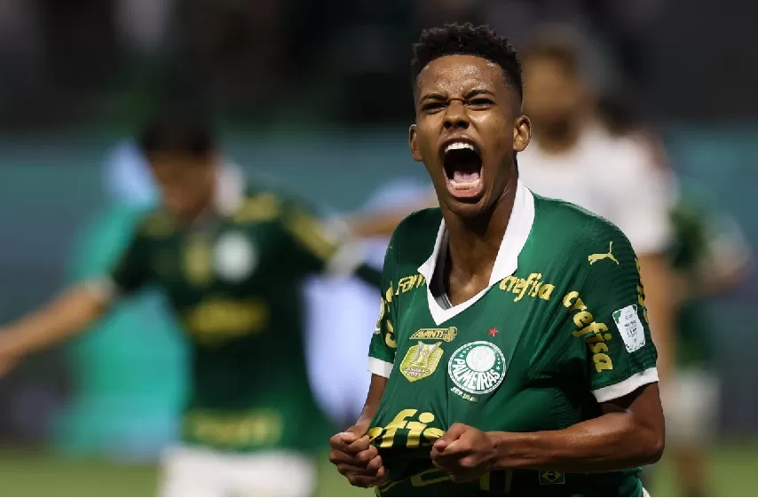 Palmeiras pressiona e conta com estrela de Estêvão para vencer o Grêmio