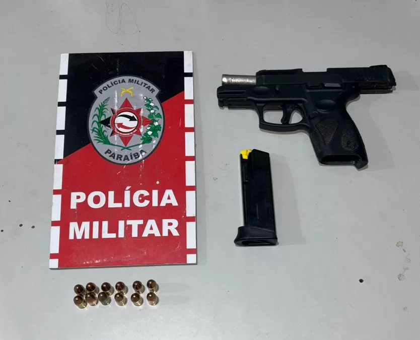 Polícia Militar prende homem armado durante blitz na noite desta sexta (8), na zona rural de Jericó