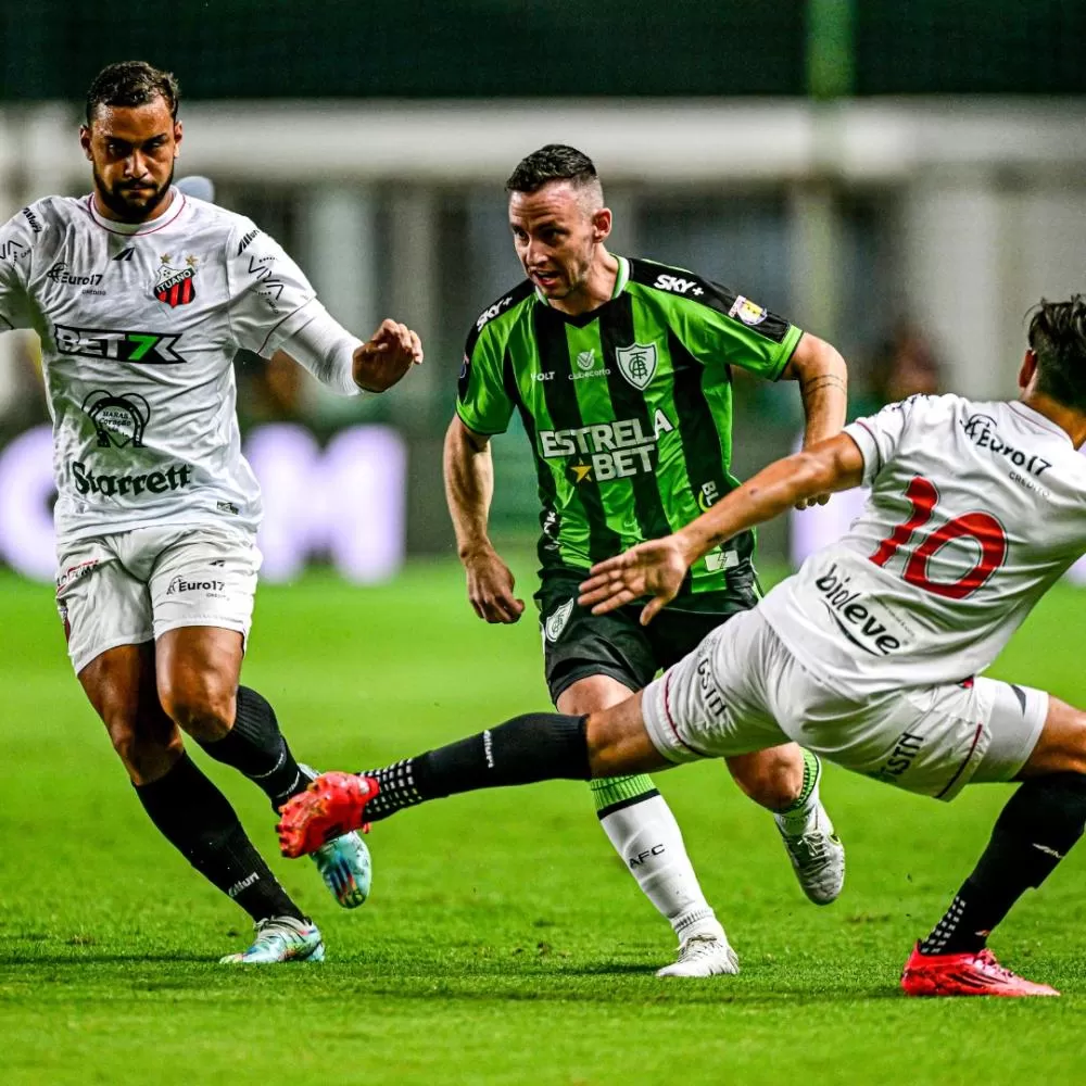 América-MG vence de virada e afunda ainda mais o Ituano na Série B