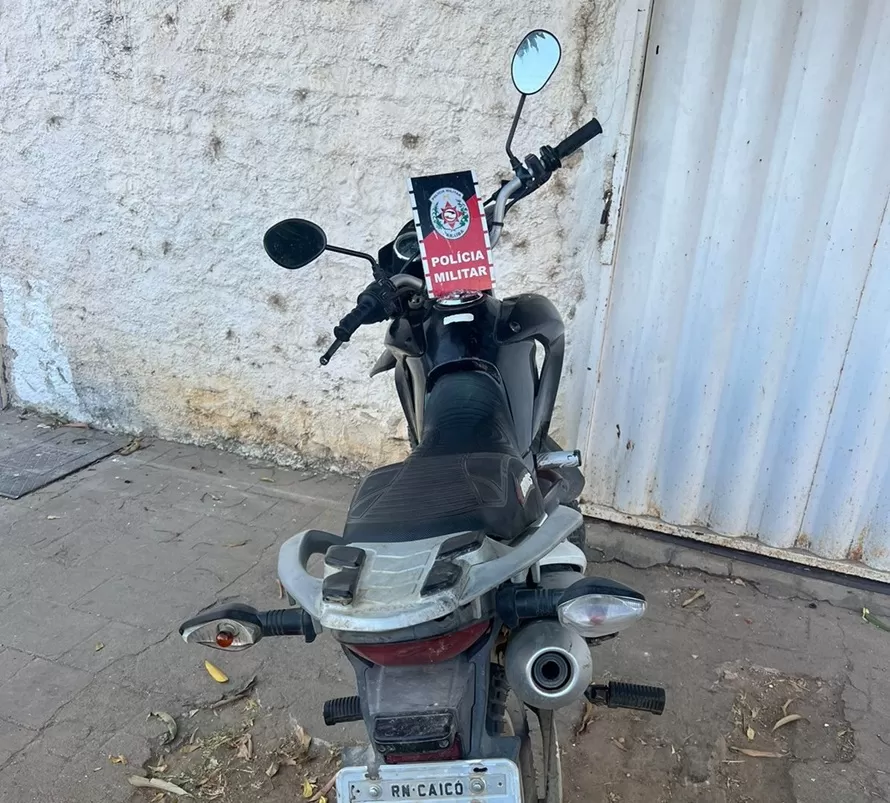 Polícia Militar recupera mais uma motocicleta Honda Bros com queixa de roubo, na cidade de São Bento (PB)