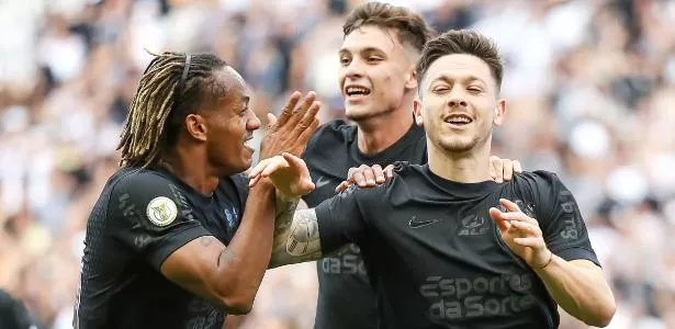 Corinthians massacra Vasco no primeiro tempo e cresce na briga por Libertadores