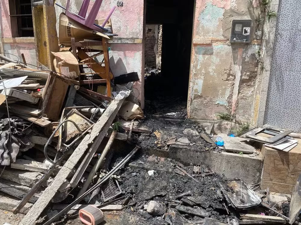 Casa pega fogo em Esperança, na Paraíba, e homem é encontrado carbonizado