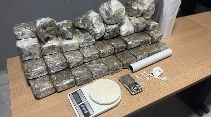 Polícia Militar prende dupla suspeita de tráfico e apreende 22kg de drogas em Campina Grande