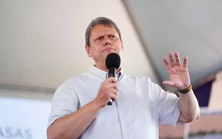 Tarcísio recua e admite equívoco em críticas ao uso de câmeras corporais na PM: ‘Eu estava completamente errado’
