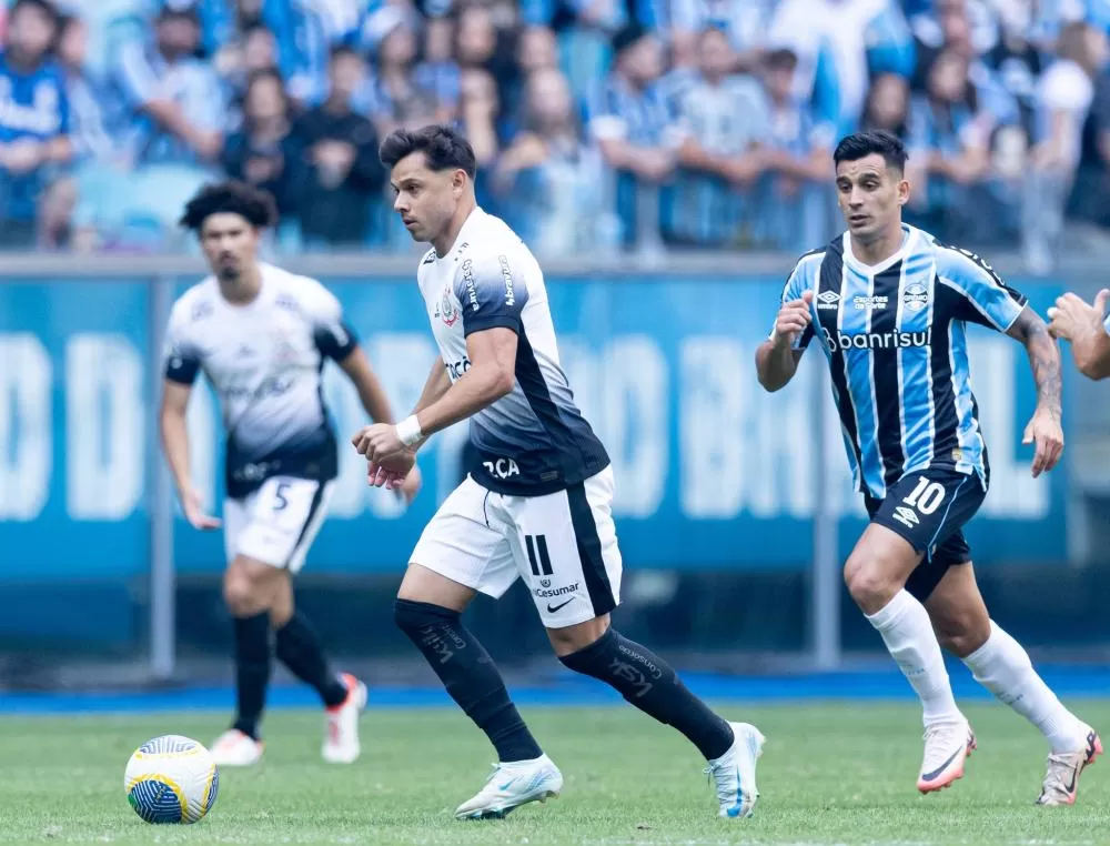 Com golaço de Depay, Corinthians vence o Grêmio em Porto Alegre