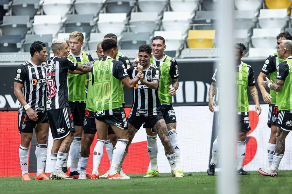 Atlético-MG vence, vai à Sul-Americana e rebaixa o Athletico-PR