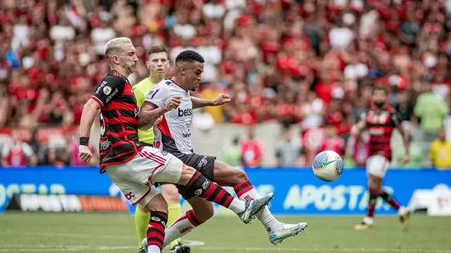 Gabigol marca em despedida, e Flamengo e Vitória empatam no Maracanã