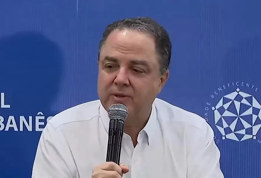 Após cirurgia, Lula conversa, se alimenta normalmente e não terá sequelas, dizem médicos
