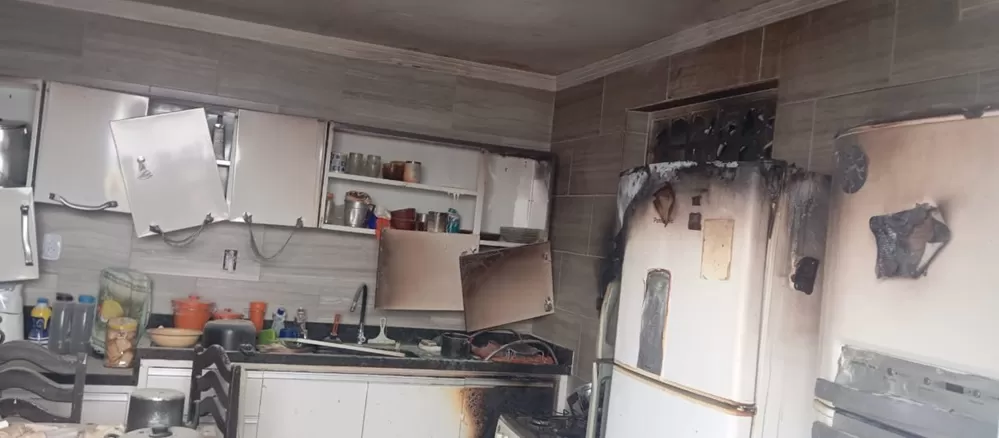 Policiais do BPCHOQUE realizam resgate heroico durante incêndio residencial em Patos (PB)