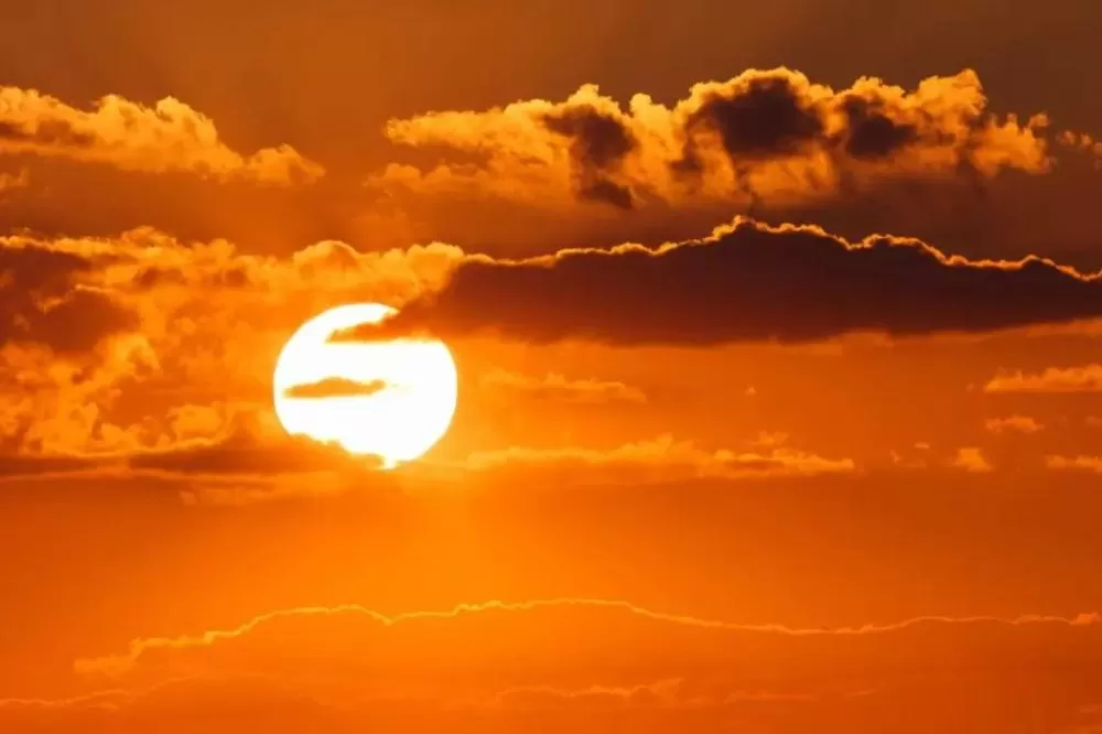 Verão começou neste sábado (21) e a previsão é de menos chuvas na maior parte do país