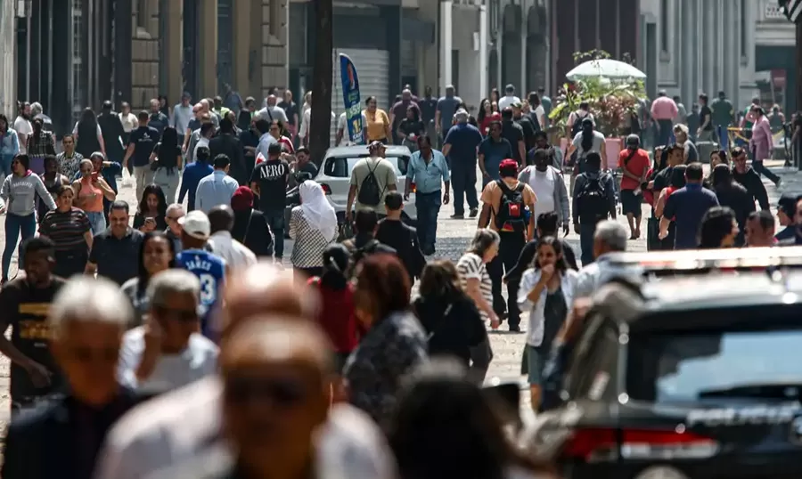 Desemprego em novembro chega a 6,1%, o menor desde 2012