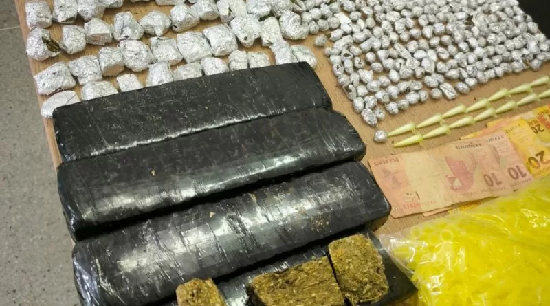 Polícia Militar desarticula esquema de tráfico que teria atuação de adolescente em Campina Grande 