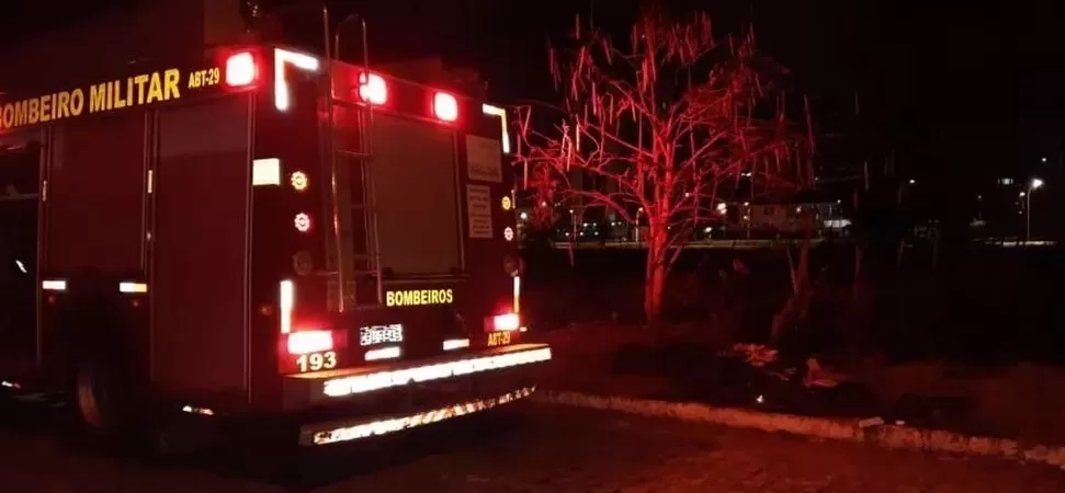  Celular carregando na tomada provoca incêndio em residência em Campina Grande