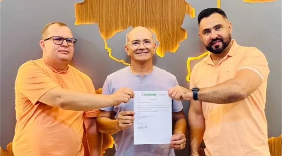 Prefeito Laurinho assina Ordens de Serviços para execução de mais pavimentações em Catolé do Rocha