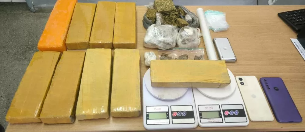 Polícia Militar apreende 11 kg de drogas durante ação em bairro de Campina Grande 