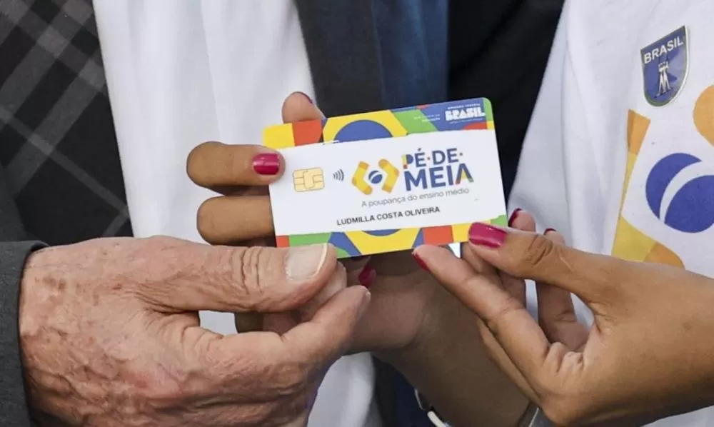 Programa do MEC vai pagar R$ 1050 a universitários de licenciatura; inscrições abrem sexta-feira
