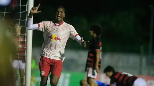 Bragantino atropela no primeiro tempo e elimina o Flamengo da Copinha