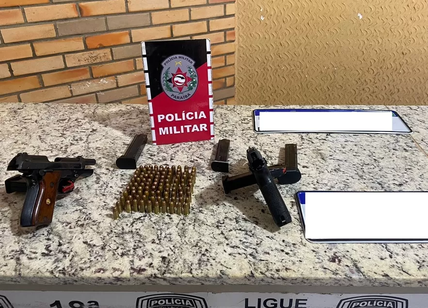 Polícias Militar e Civil prendem suspeitos, apreendem armas de fogo e recuperam carro clonado, em Catolé do Rocha
