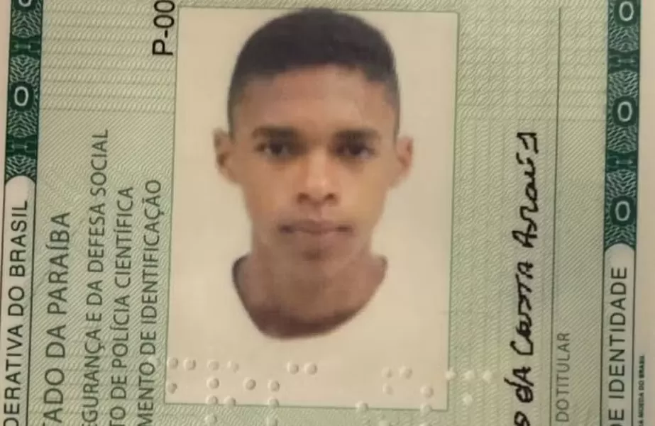 Jovem de 19 anos foi morto a tiros dentro de sua residência, na tarde desta segunda-feira (20)